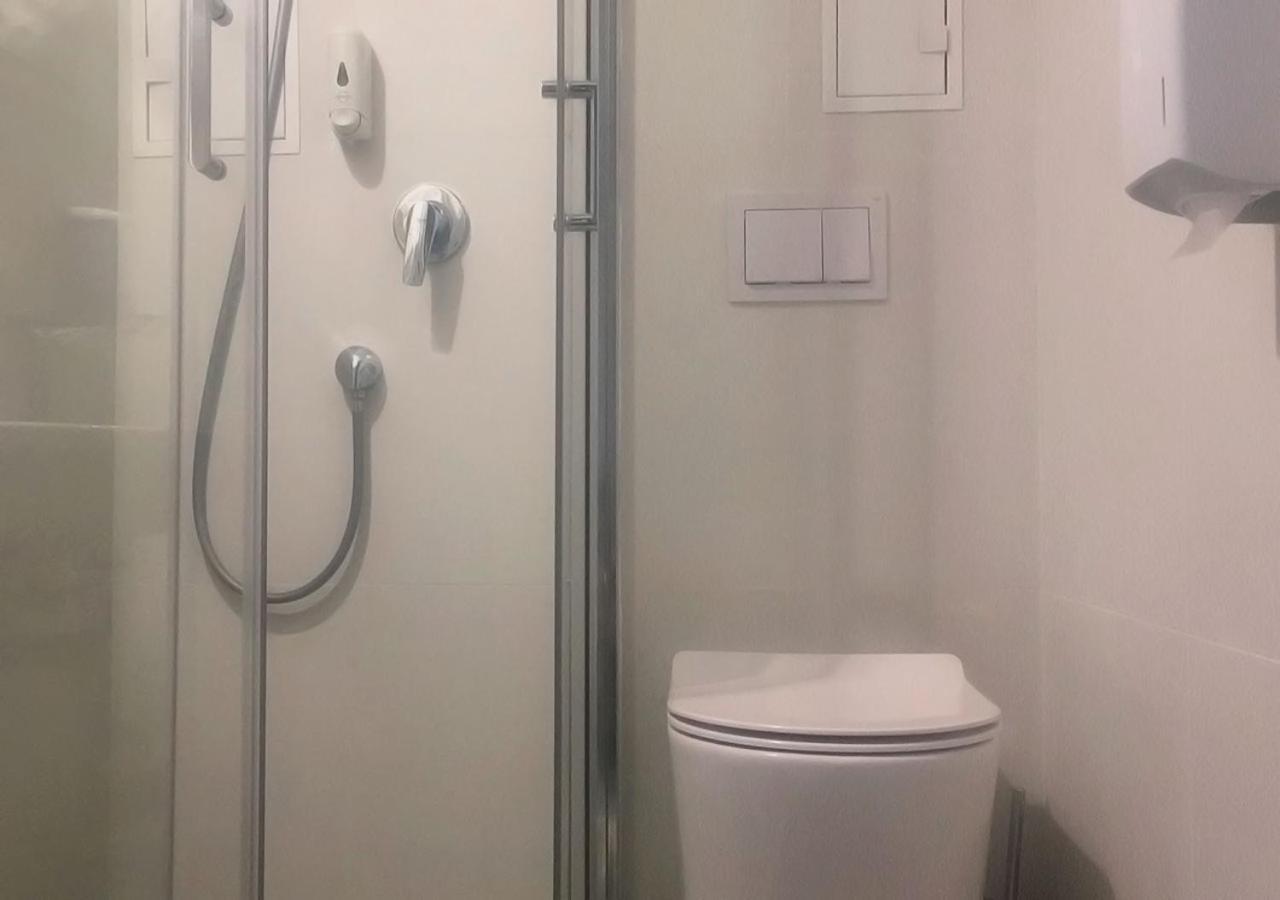 Kyivpasservis Hotel Esterno foto